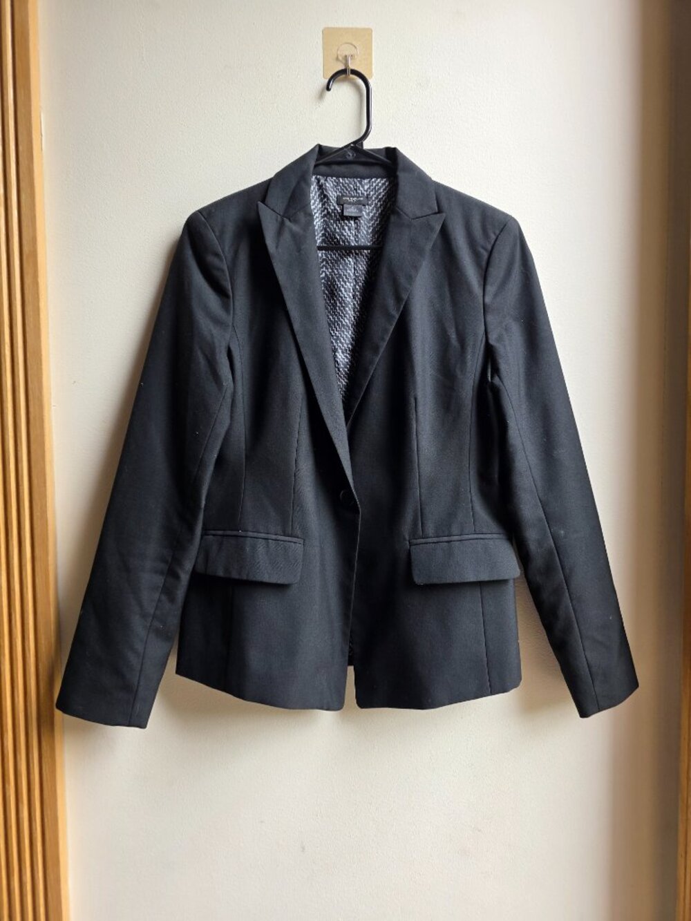 Ann Taylor Black Suit Jacket Size 8